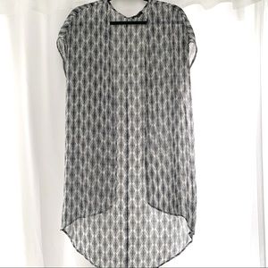 DYNAMITE sheer printed kimono vest